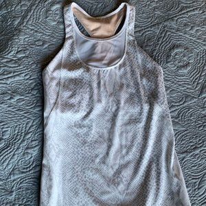 NWOT Lululemon Sz6 High Neck Mesh Snake Print Tank